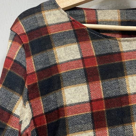 Checkered full sleeves warmer in size medium - Picture 3 of 6